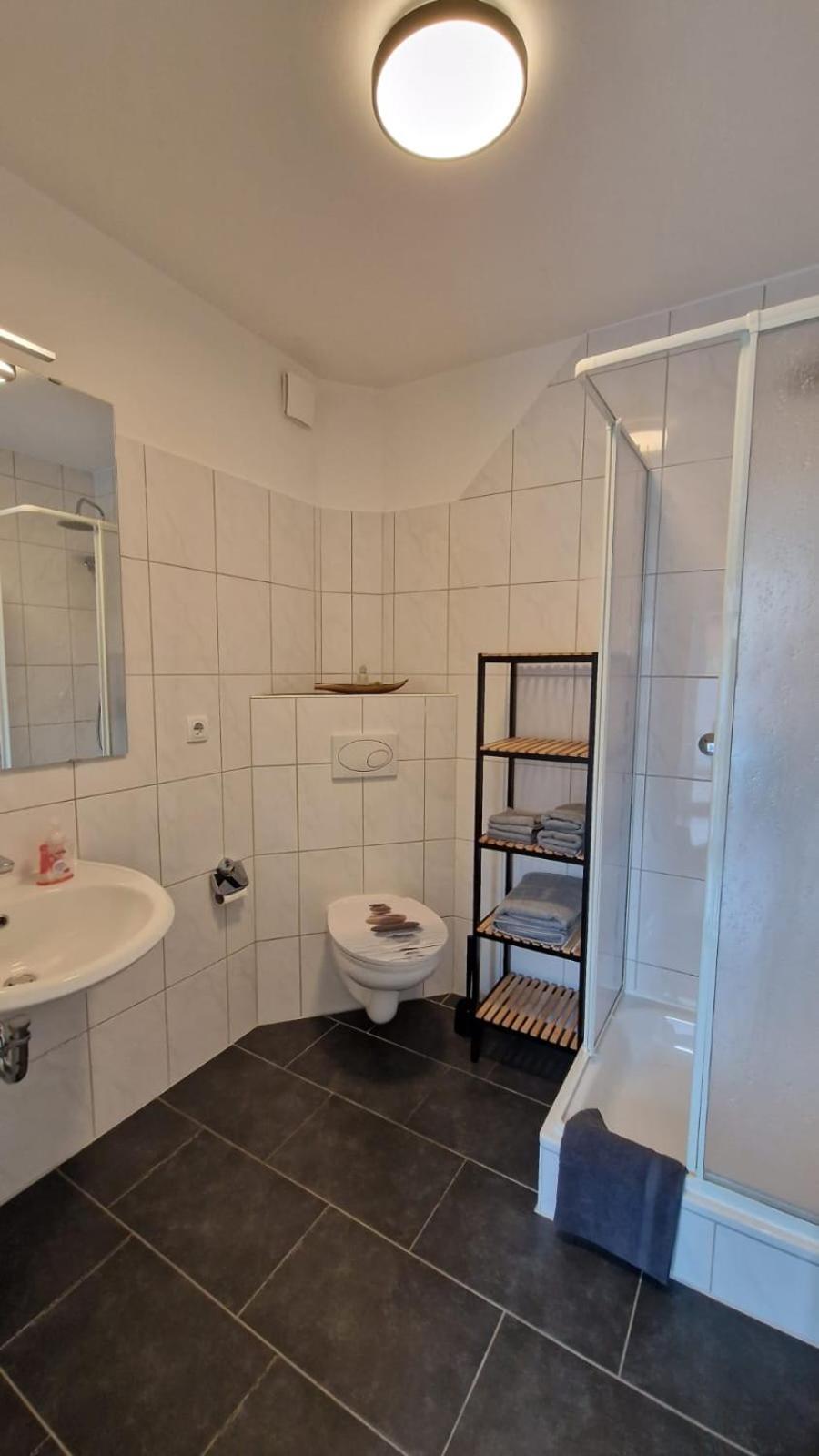 Fewo Tannenweg Iserlohn, Zentral - Parken - Kueche - Netflix - Prime Bagian luar foto